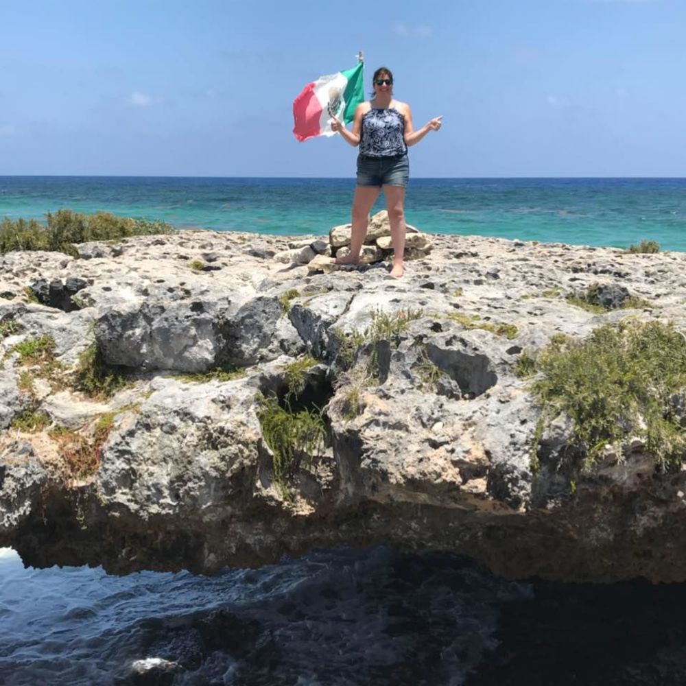 Meet your Posher, Crystal